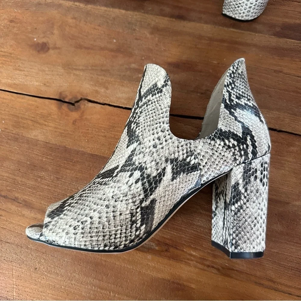 Cole Haan Snake Print Leather Peep Toe Block Heel Booties Size 6.5B Statement